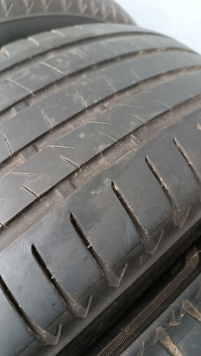 Продам шини R18.