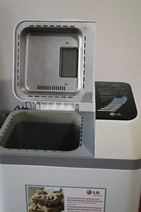 Хлібопічка: LG HB-3001BYT