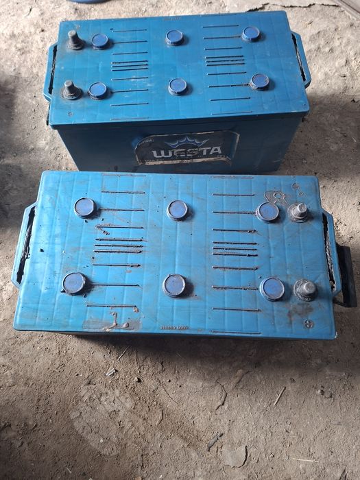 Продам два Акумулятори  веста 225 ам . ,