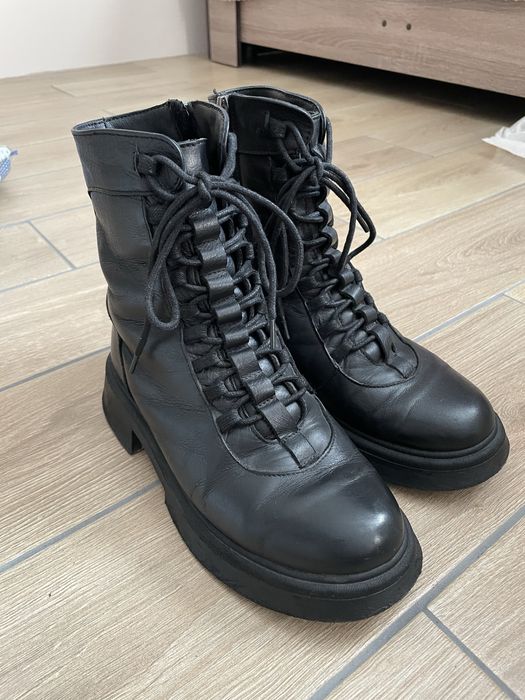 Шкіряне взуття зимове жіноче