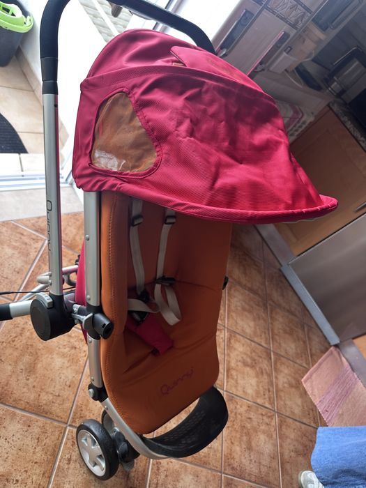 Carrinho de bebé maxi cozi quinny