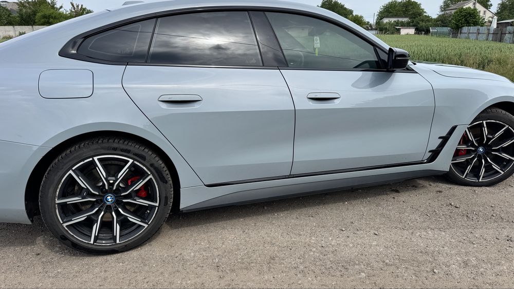 продам bmw i4 edrive40