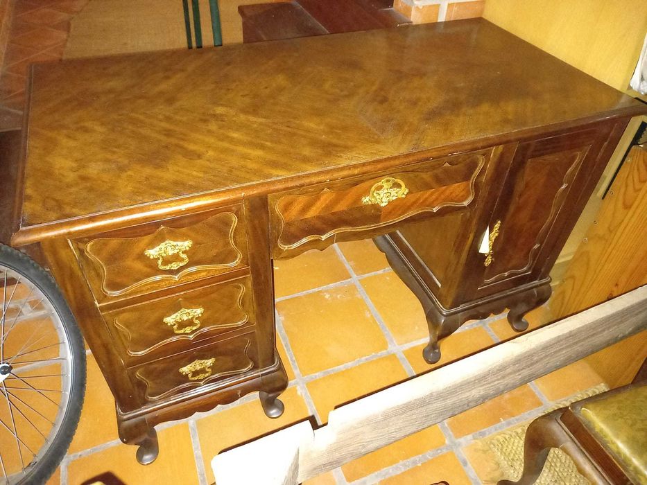 Secretária antiga