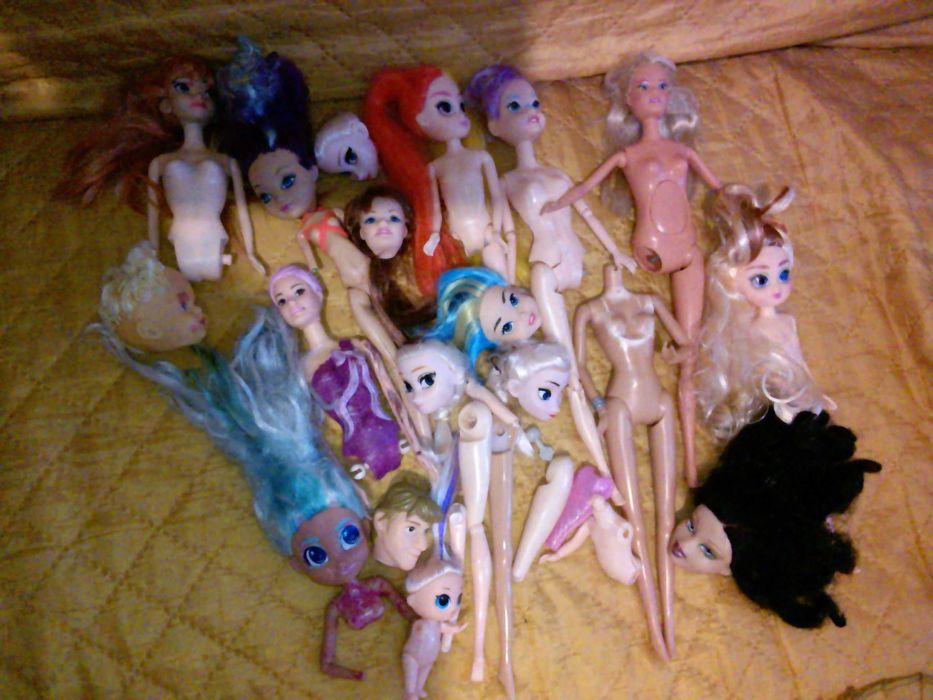 Продам куклы Барби на запчасти , цена за все