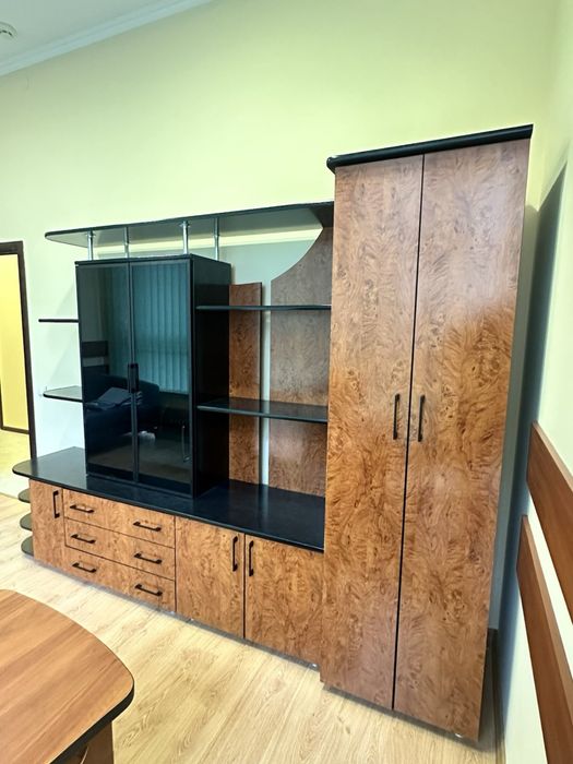 Офісні меблі  в дуже гарному стані