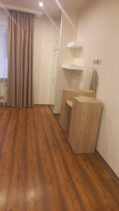 Продам 1 ком. квартиру , ул. Высоцкого , газовый дом