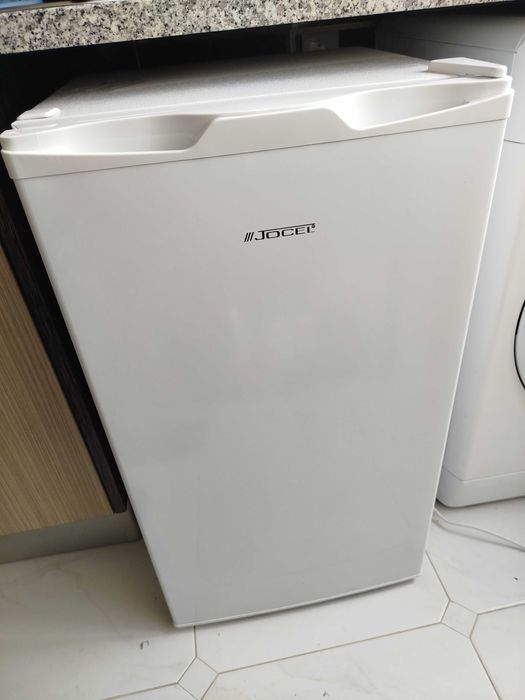 Mini frigorífico Jocel 85L igual novo
