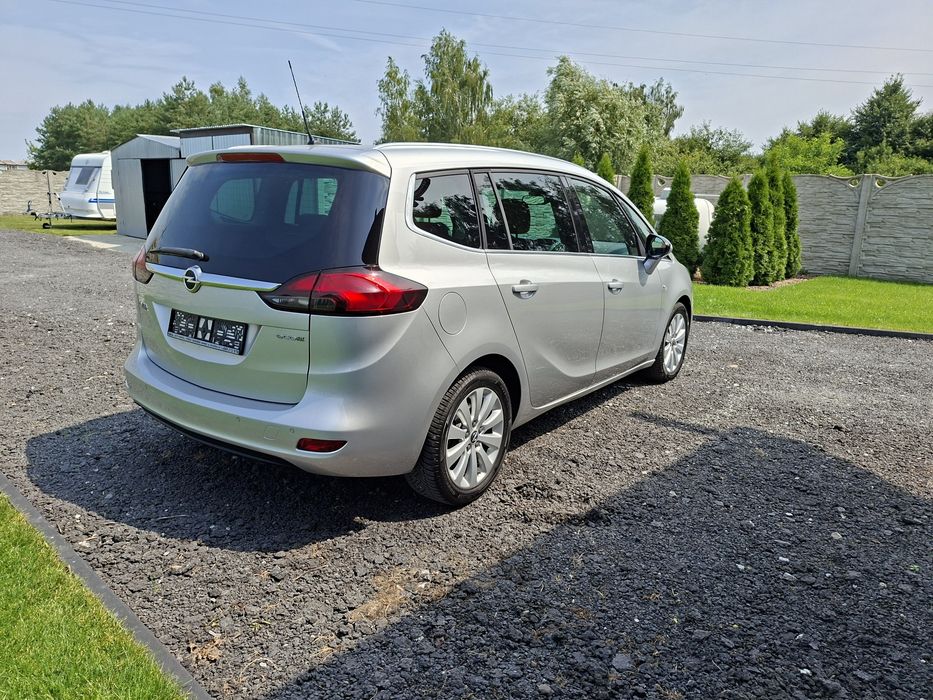 Opel Zafira C  Benzyna 1.4 Przebieg 98000 Km