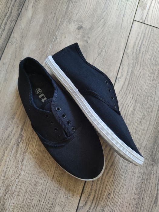 Czarne trampki buty 37