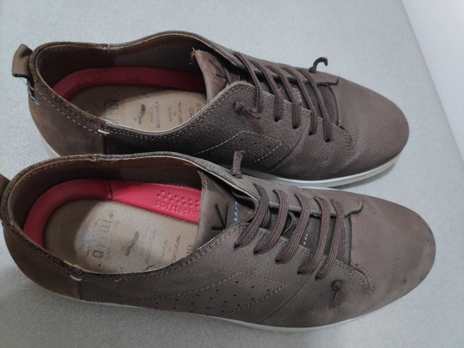 Sapatos homem 43