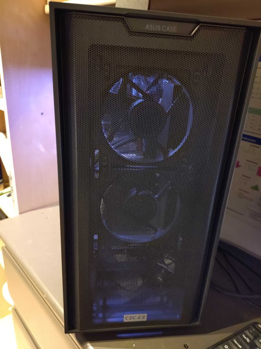 Komputer Intel I7 7700K 4.2GHz 16GB DDR4 GTX 1080 8GB
