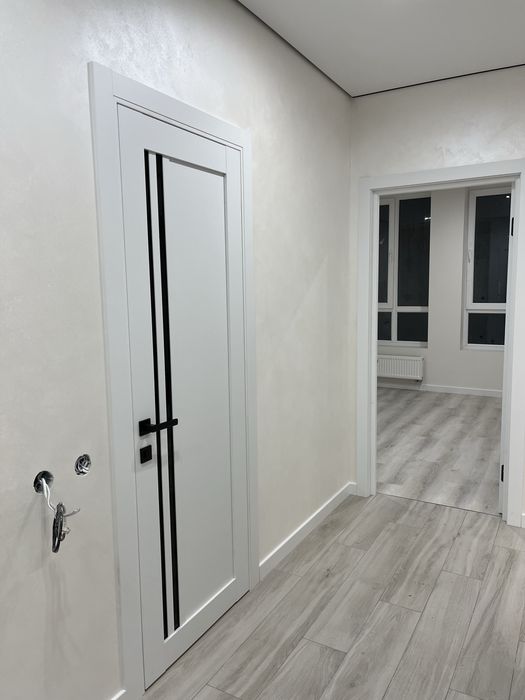 Установка (монтаж) міжкімнатних дверей та МДФ плінтуса