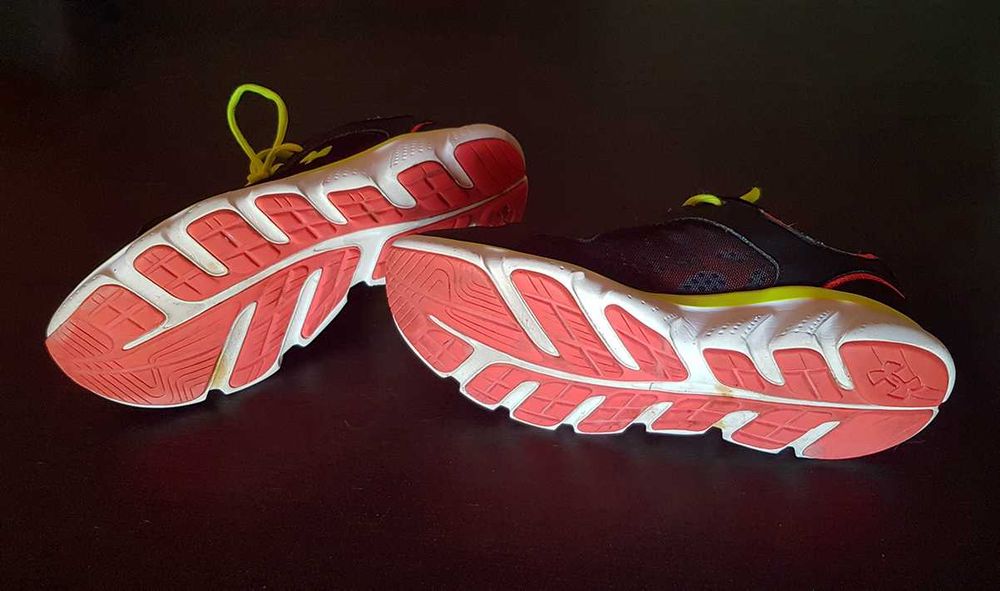 Ténis Under Armour Micro G Assert IV