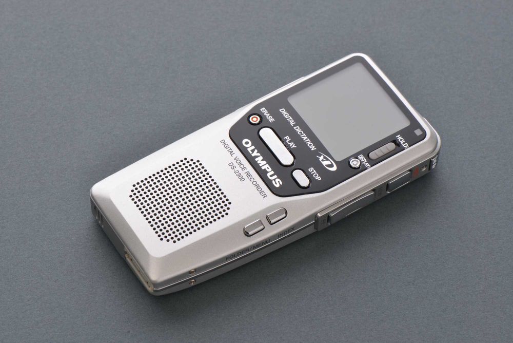 Цифровой диктофон Olympus DS-2300.