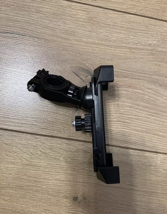 Универсальный держатель Syrinx для телефона