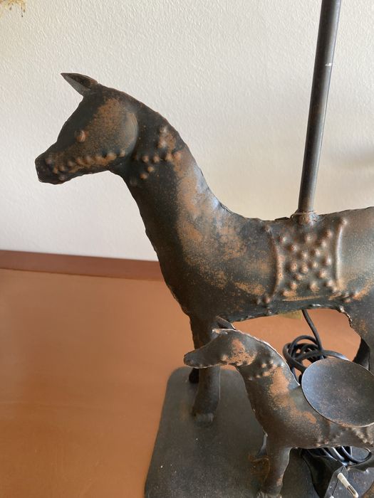 Candeeiro com cavalos em bronze