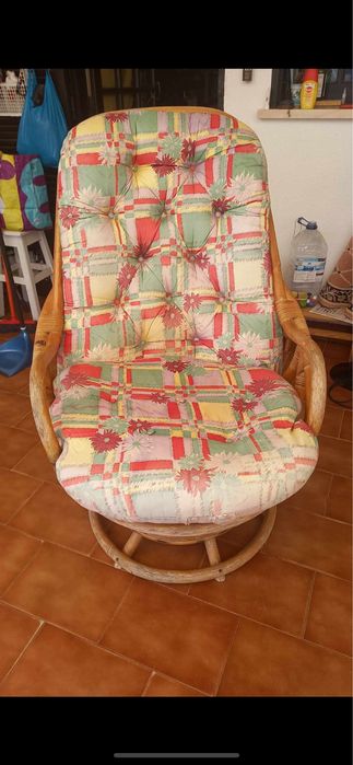 Cadeirão com efeito baloiço