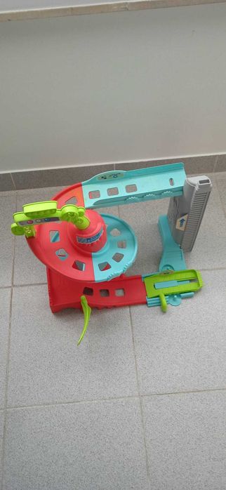 Pista de carrinhos bebe