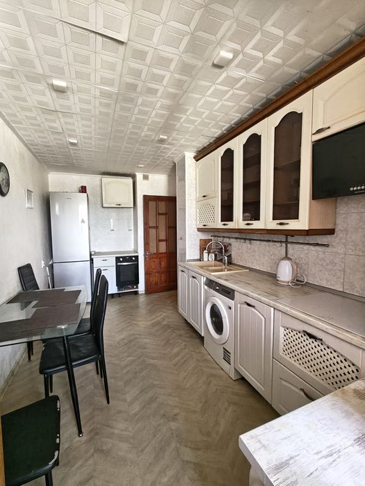 Продаж 4х кімнатної квартири