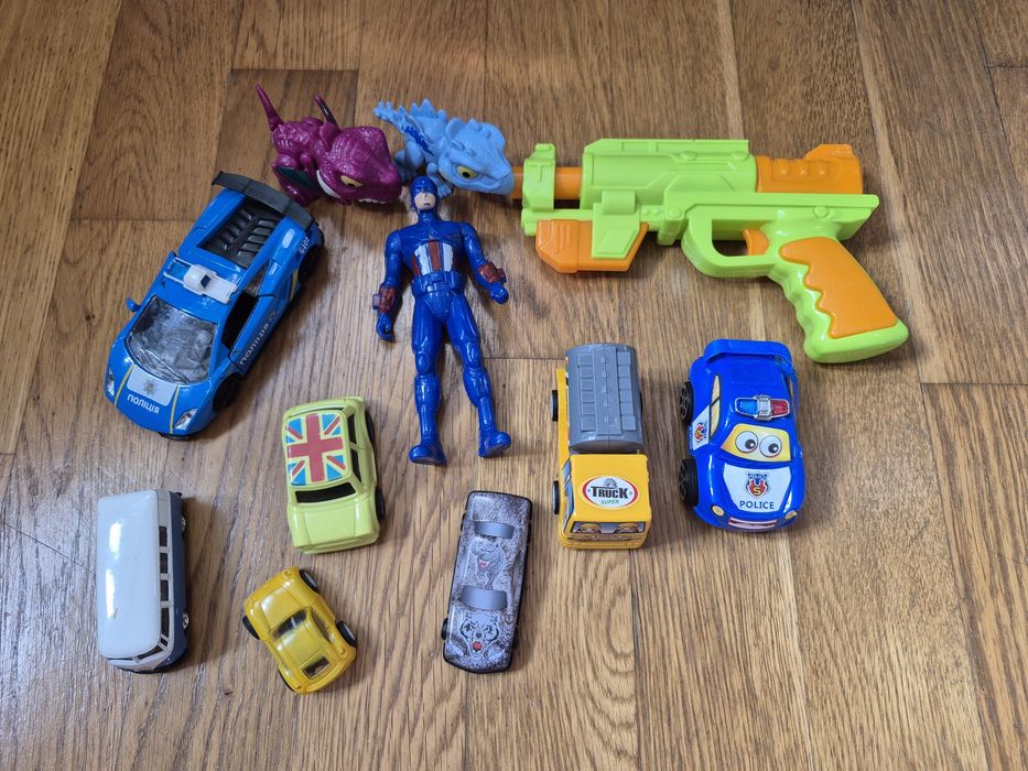 Лот іграшок для хлопчика