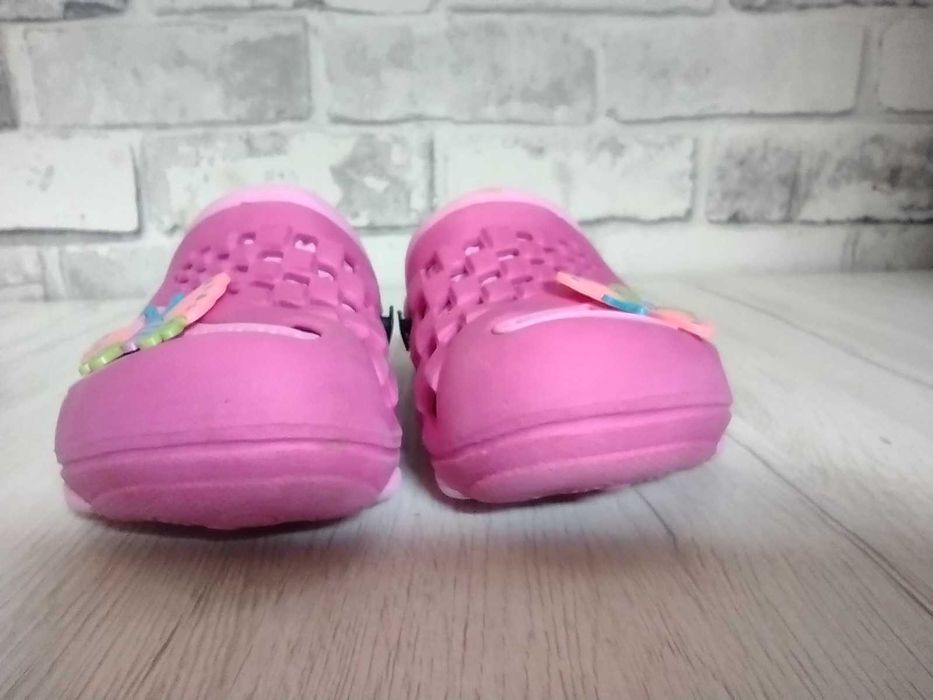 różowe Klapki piankowe na basen plażę typu crocsy 24/25 motylki lekkie
