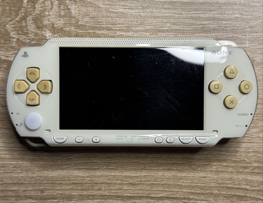 Портативна ігрова приставка консоль Sony PlayStation PSP 1000 White
