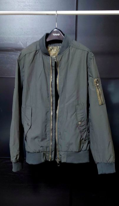 Стильний практичний бомбер Canda.