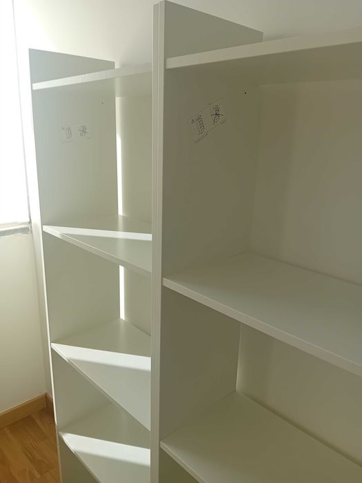 Estantes IKEA brancas