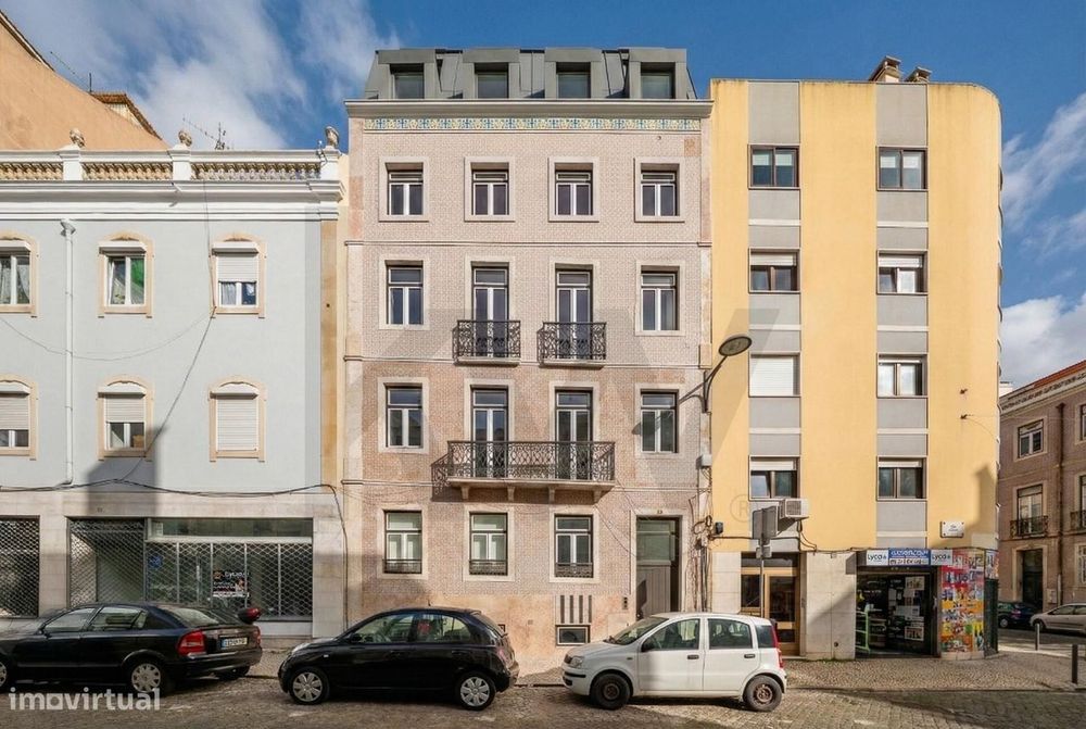 T3 Duplex em Edifício Elegante e Contemporâneo