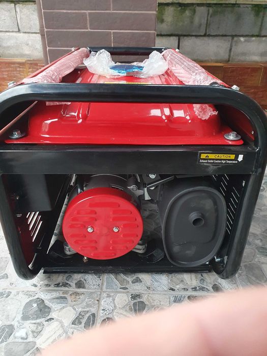 Бензиновий генератор Herzberg HG-8500WCV