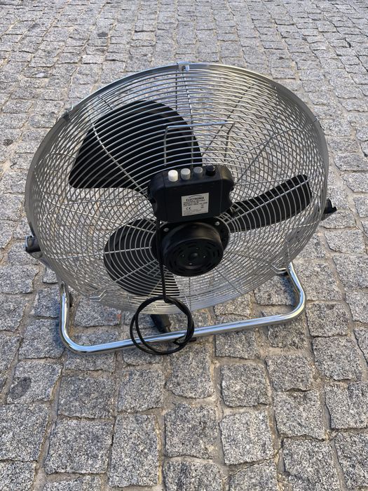 Ventoinha de chão Electronia FA-50 — 3 velocidades
