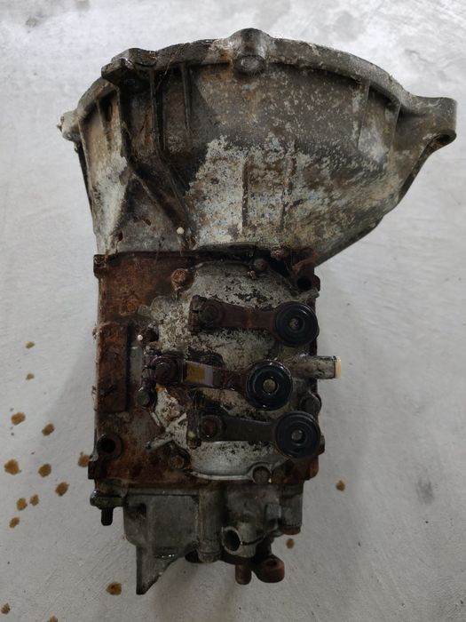 Caixa velocidades manual Mercedes W116 – a funcionar