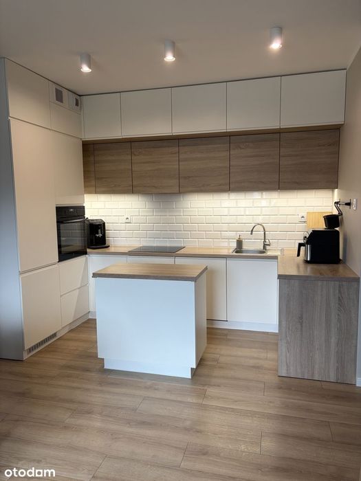 Pierwszy właściciel | 4 pokoje | Duży balkon | Klimatyzacja | Garaż