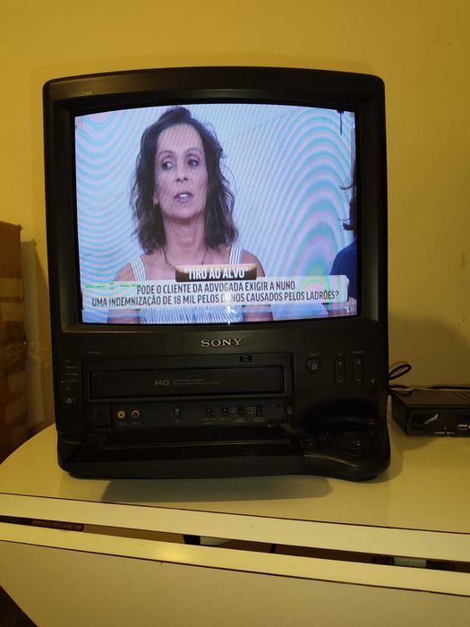 Sony Trinitron KV-V1410E 14" Vintage | TV CRT Clássica Made in Spain
