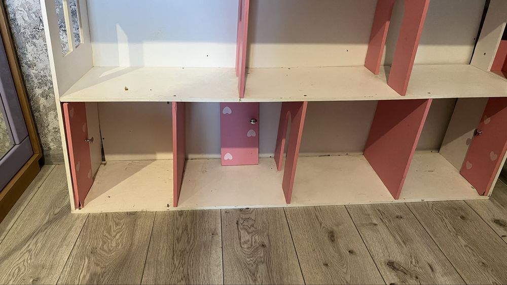 Будиночок для ляльок або для книг, іграшок