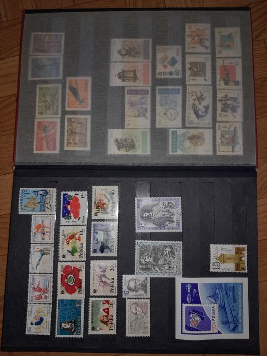 Klaser z  znaczkami- Prl