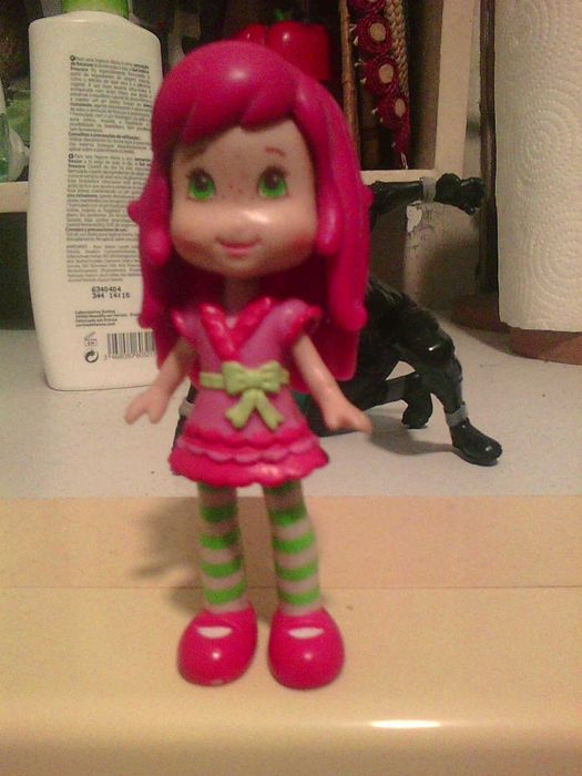 figura docinho de morango cheira a morango pvc