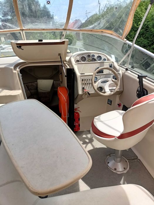 Jacht motorowy Bayliner Cierra 2655