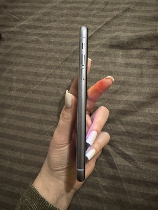 Айфон 11 ,був в користуванні