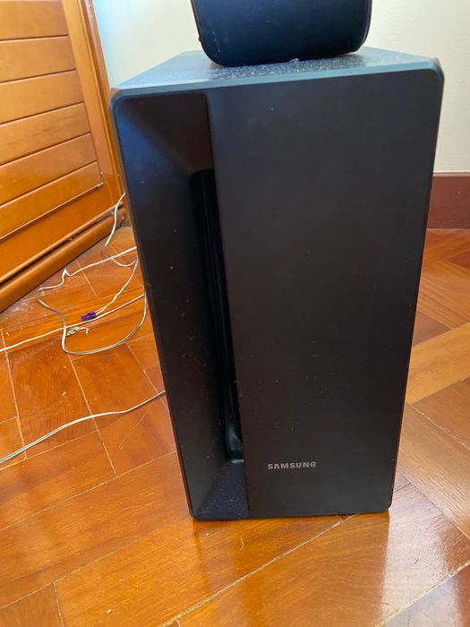 Subwoofer Samsung E coluna central