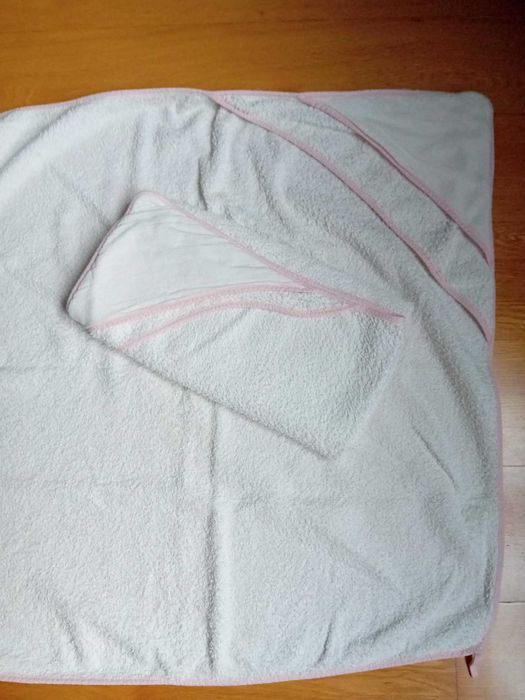 gorros, babetes, capas chuva, lençol banho, lençol acam - menina