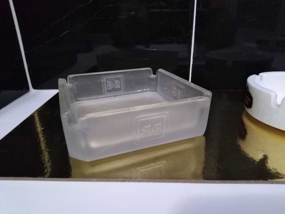 Cinzeiros de colecção Rothmans Filter/SG/Bacardi e Bosford´s.