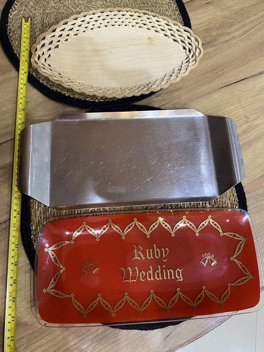 Tace z metalu, szkła , drewna 3 sztuki