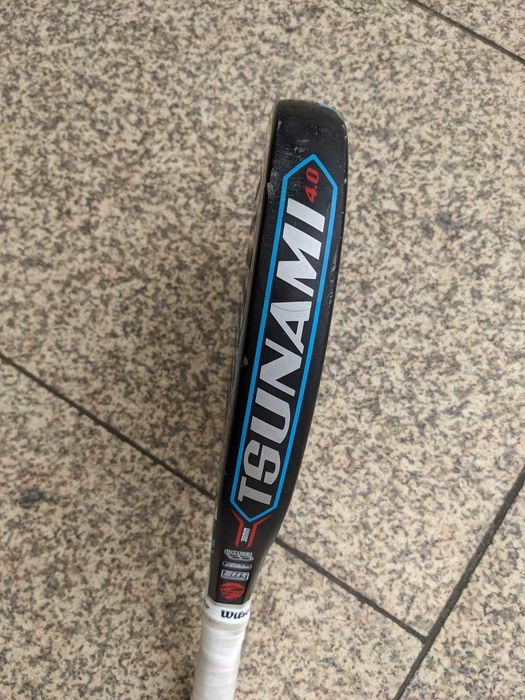 Raquete de Padel SIUX modelo Tsunami 4.0 azul