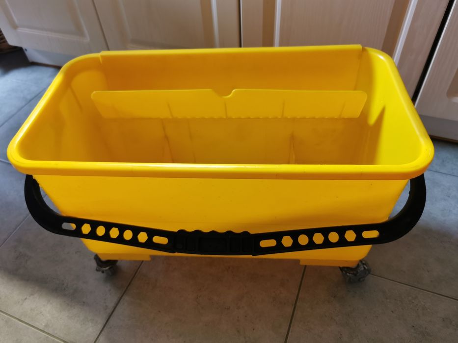 Wózek, wiaderko do mycia okien