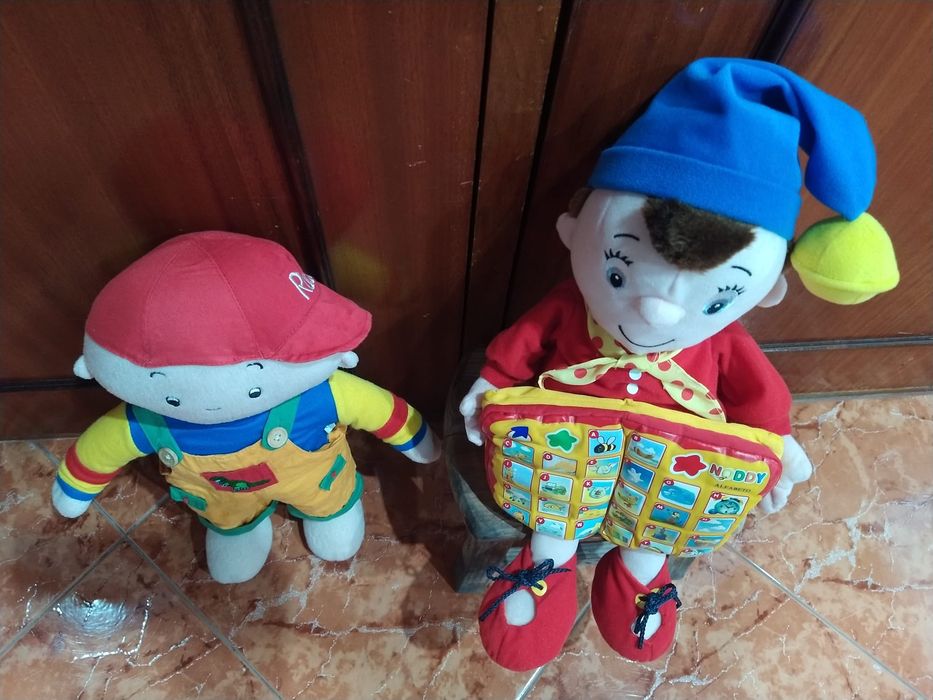 Bonecos peluche Noddy e Ruca casa quarto apartamento vivenda vizinha carro.