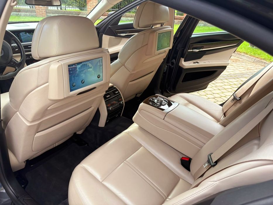 BMW 740 3.0D 303KM | PREMIUM | Bogate Wyposażenie | Bez Wkładu