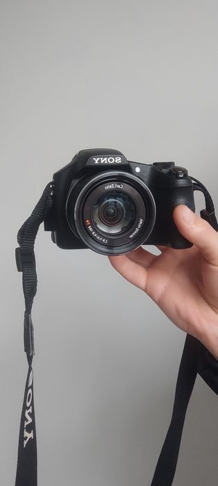 Sony Cyber-shot DSC-HX200V (Carl Zeiss, 18.2 Мп)