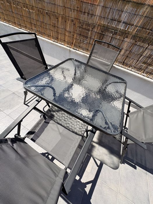 Conjunto mesa + 4 cadeiras