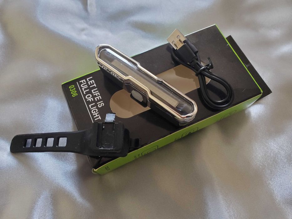 Задняя вело фара ZH-1808 с ярким красно-синим свечением